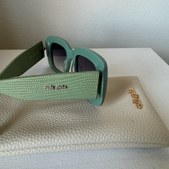 Cult Gaia Meira Sunglasses - Seaspray - Picture 3 of 3